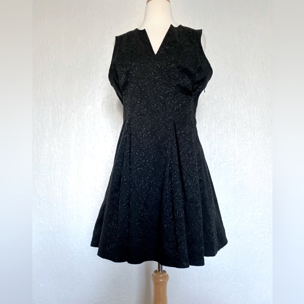 Vera Wang black princess cocktail mini dress